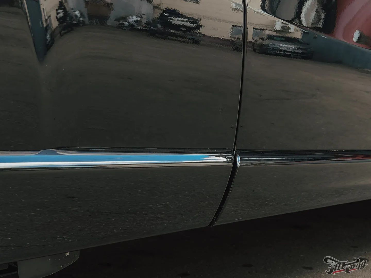 Оклеили Mercedes V-class в глянцевый полиуретан